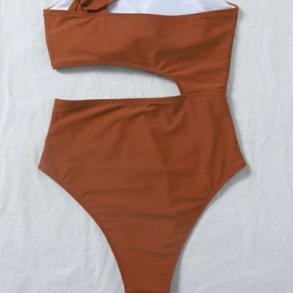 🌟 One Piece Swimsuit 🌟 - Picture 5 of 7